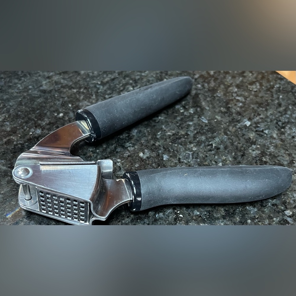 OXO garlic press